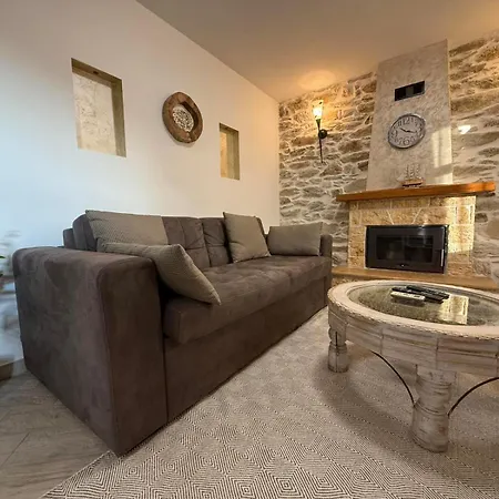 White Stone By Bookvillaeu Apartment *