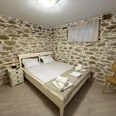 White Stone By Bookvillaeu Apartment