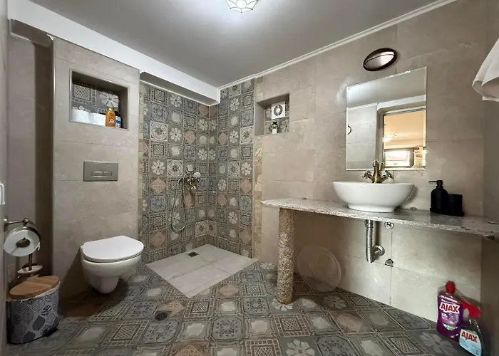 Apartman White Stone By Bookvillaeu *